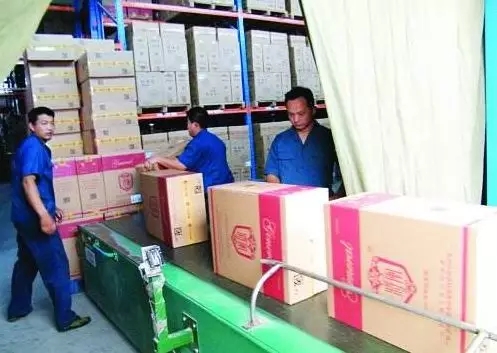 成品倉 原材料倉該如何借助智能倉儲實現轉變？