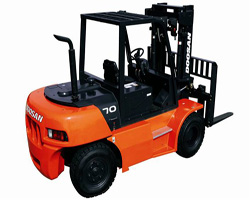 煙臺(tái)斗山D50G,D60G,D70G內(nèi)燃平衡重叉車(chē)